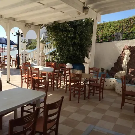 Hellas 2* Fira (Santorini)