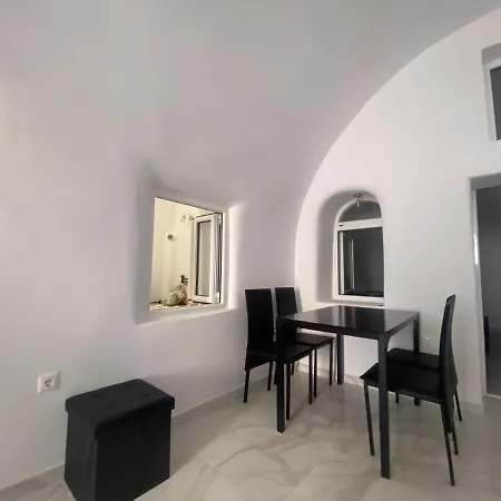 Hotel Hellas 2* Fira (Santorini)
